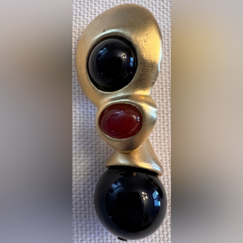 Vintage Lazuli designer onyx, carnelian and gold drop earrings.